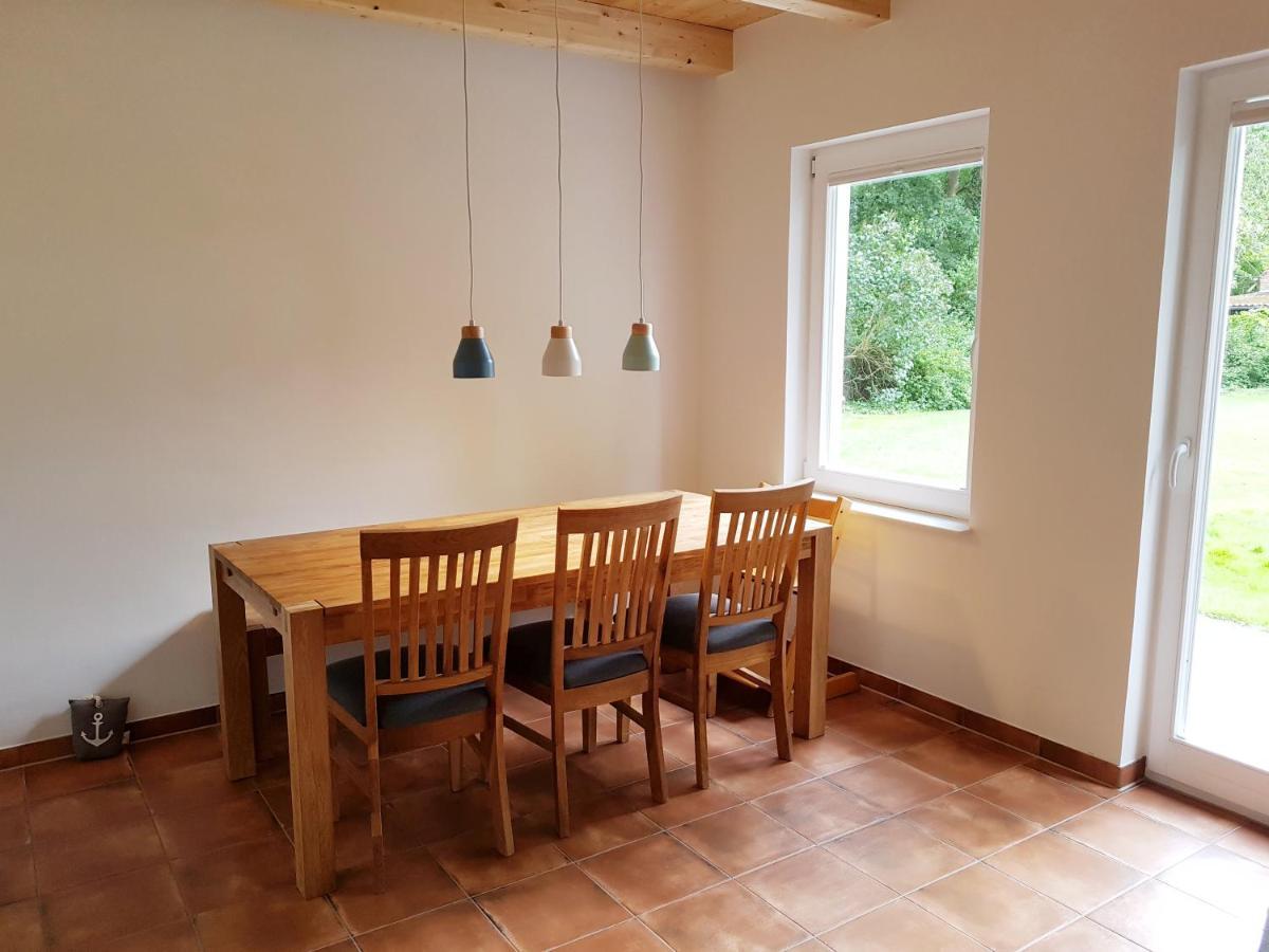 Ferienhaus An Der Nordsee - Familienfreundlich, Gut Ausgestattet & Viel Platz Butjadingen Esterno foto