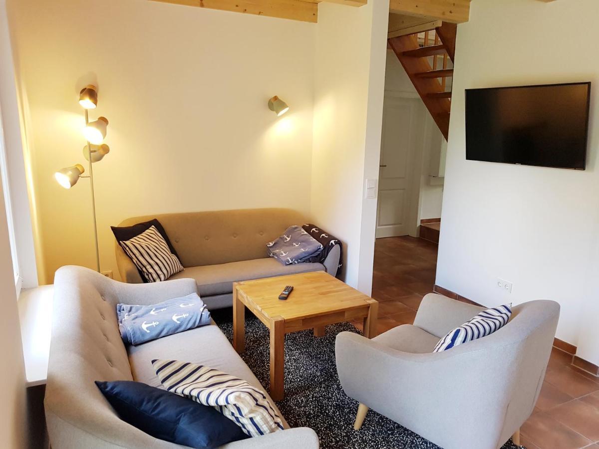 Ferienhaus An Der Nordsee - Familienfreundlich, Gut Ausgestattet & Viel Platz Butjadingen Esterno foto