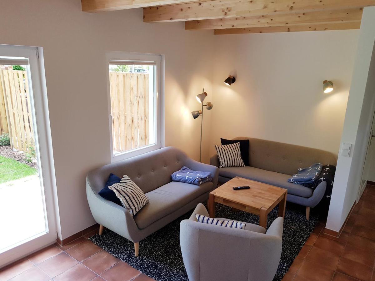 Ferienhaus An Der Nordsee - Familienfreundlich, Gut Ausgestattet & Viel Platz Butjadingen Esterno foto